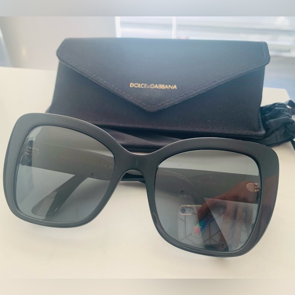 DOLCE & GABANNA SUNGLASSES - Picture 4 of 4